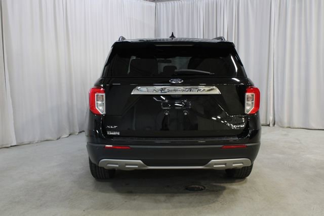 Used 2023 Ford Explorer XLT w/ Equipment Group 202A AWD/4WD image 25
