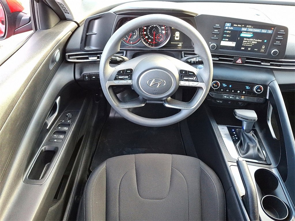 Used 2022 Hyundai Elantra SEL image 12