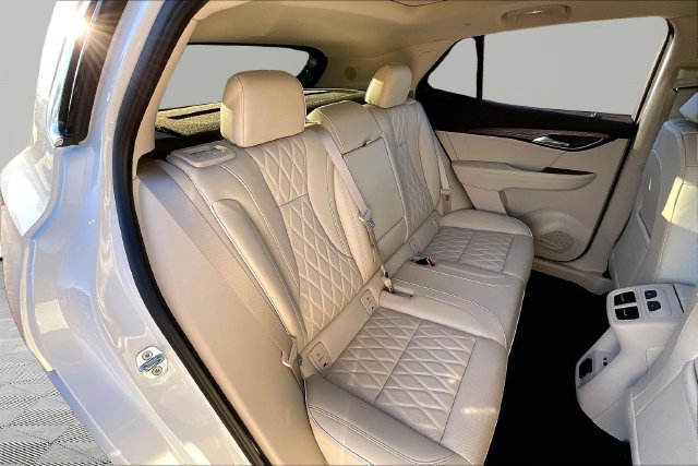 Used 2023 Buick Envision Avenir AWD/4WD image 17