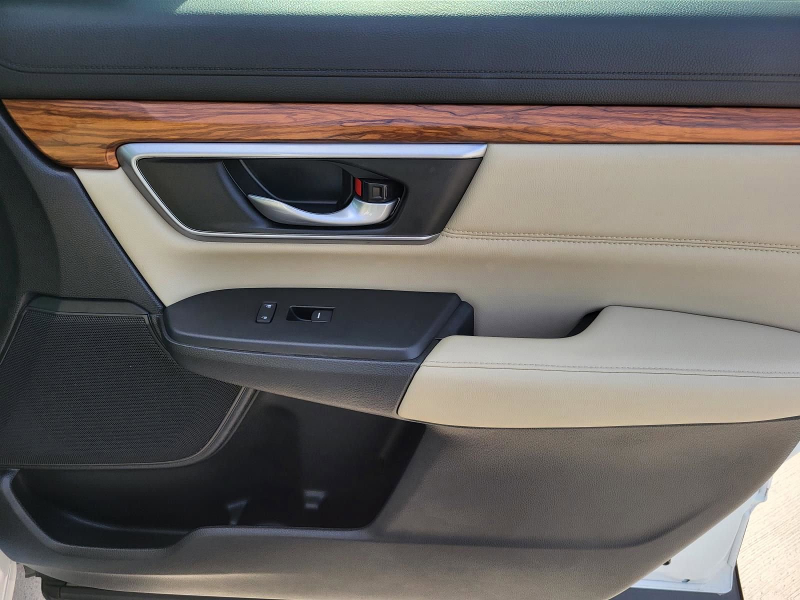 Used 2020 Honda CR-V Touring image 7