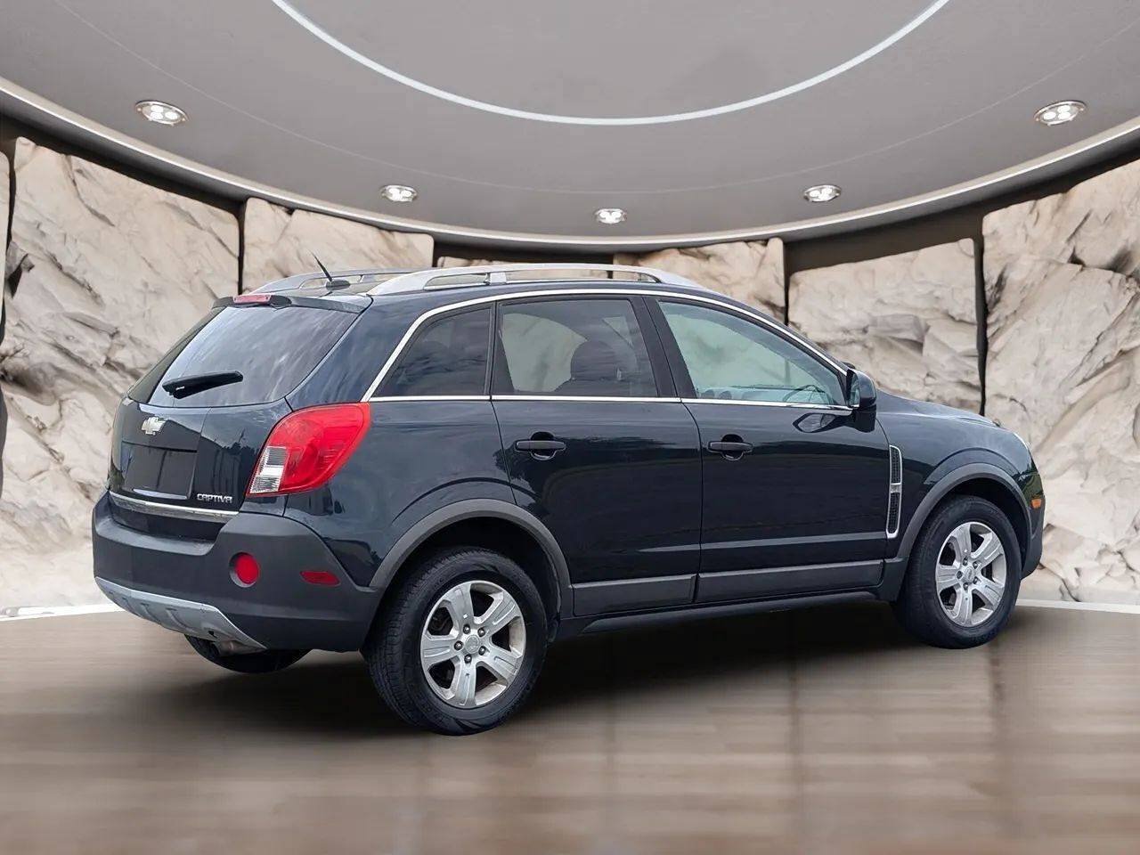 Used 2015 Chevrolet Captiva Sport LS FWD image 11
