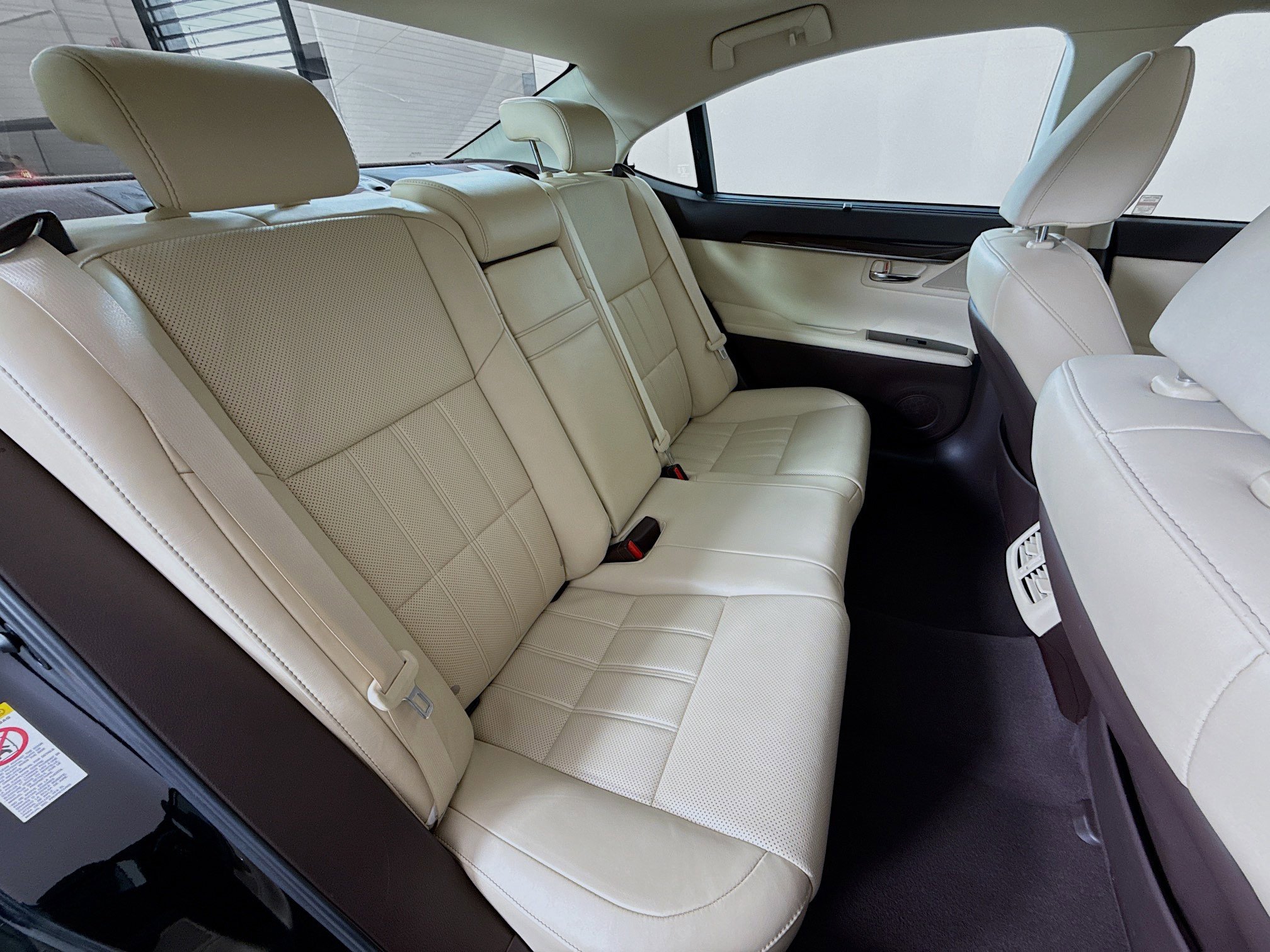 Used 2017 Lexus ES 350 w/ Ultra Luxury Package image 26