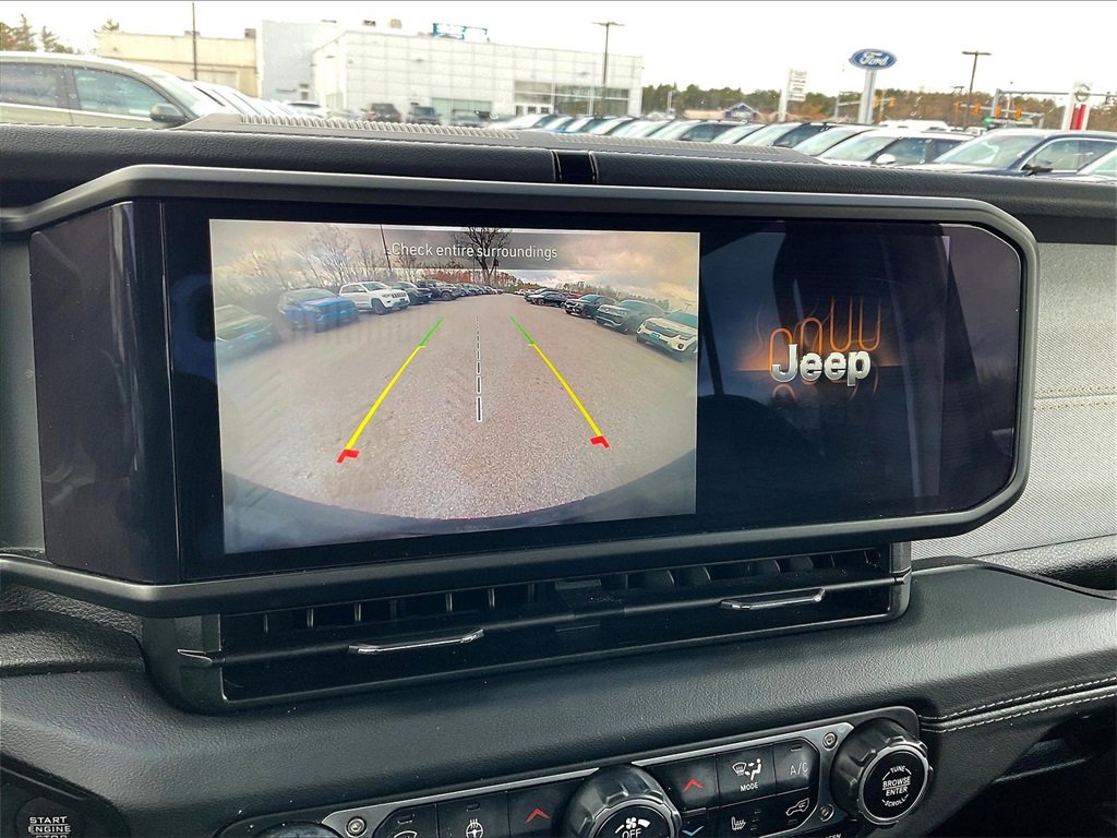 Used 2024 Jeep Wrangler Unlimited Sahara w/ Safety Group image 18