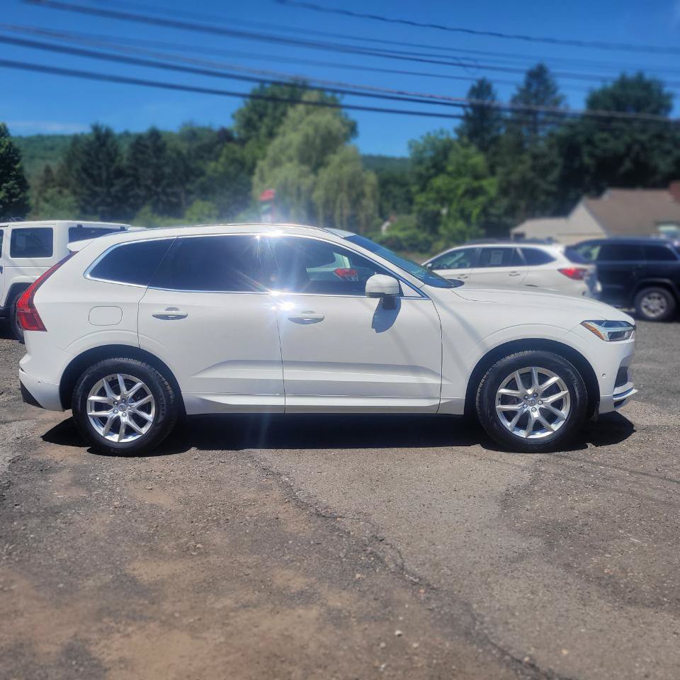 Used 2018 Volvo XC60 T5 Momentum w/ Vision Package AWD/4WD image 9