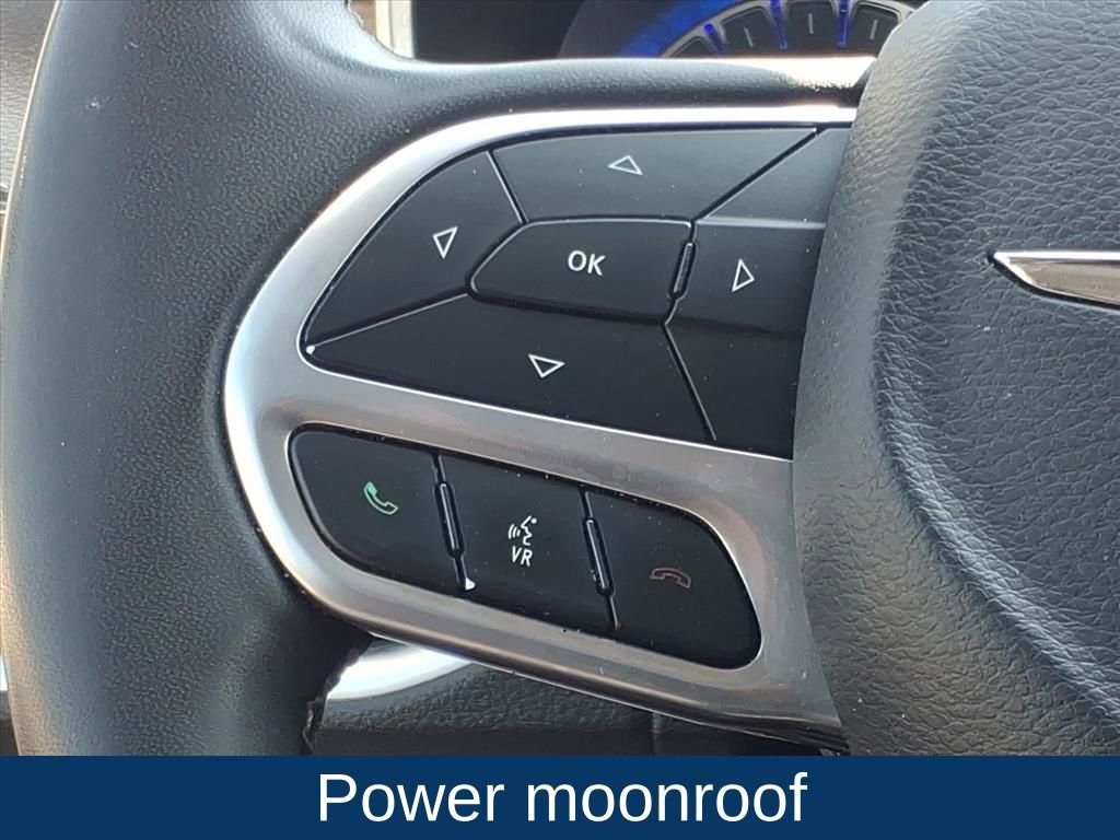 Used 2023 Chrysler Pacifica Limited image 11