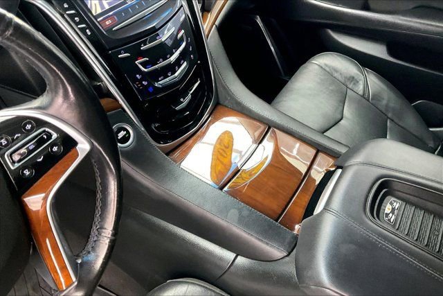 Used 2019 Cadillac Escalade ESV Luxury AWD/4WD image 15