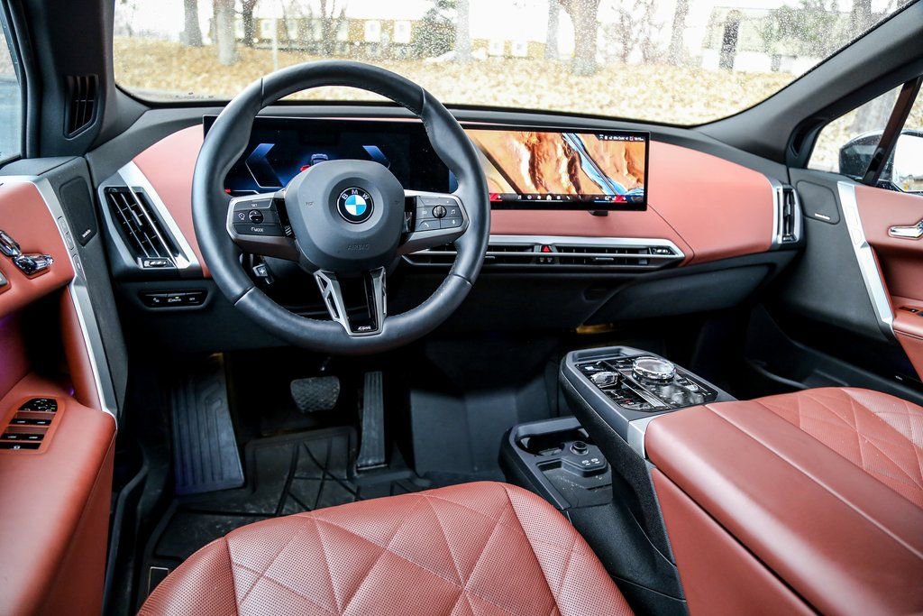 Used 2025 BMW iX xDrive50 w/ Premium Package image 10