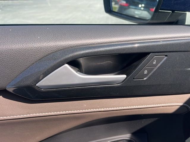 Used 2022 Volkswagen Taos SEL image 29