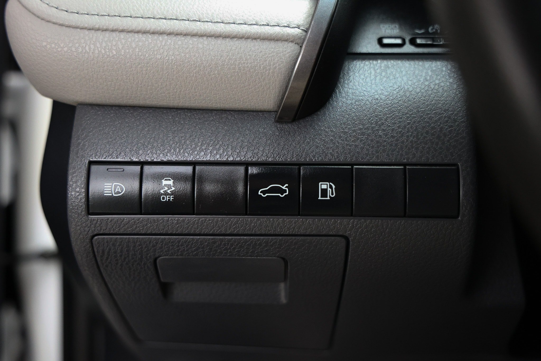 Used 2018 Toyota Camry LE FWD image 44