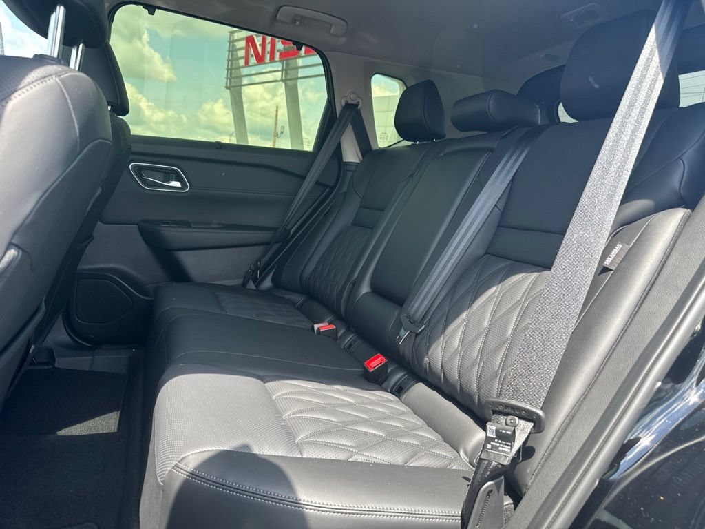 New 2026 Nissan Rogue Platinum w/ Platinum Premium Package AWD/4WD image 15