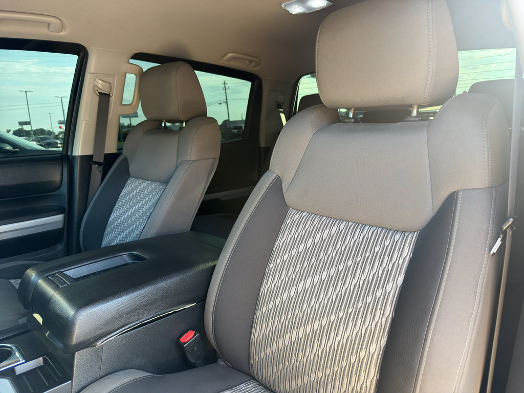 Used 2021 Toyota Tundra SR5 w/ SR5 Upgrade Package AWD/4WD image 22