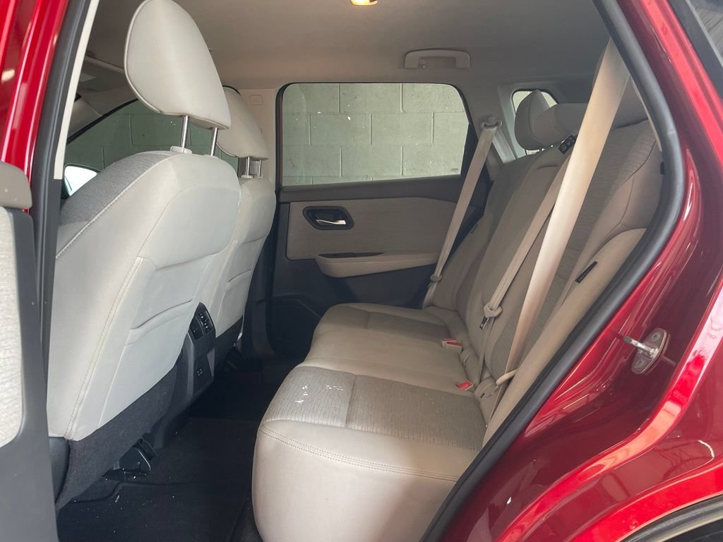 Certified 2022 Nissan Rogue SV FWD image 16