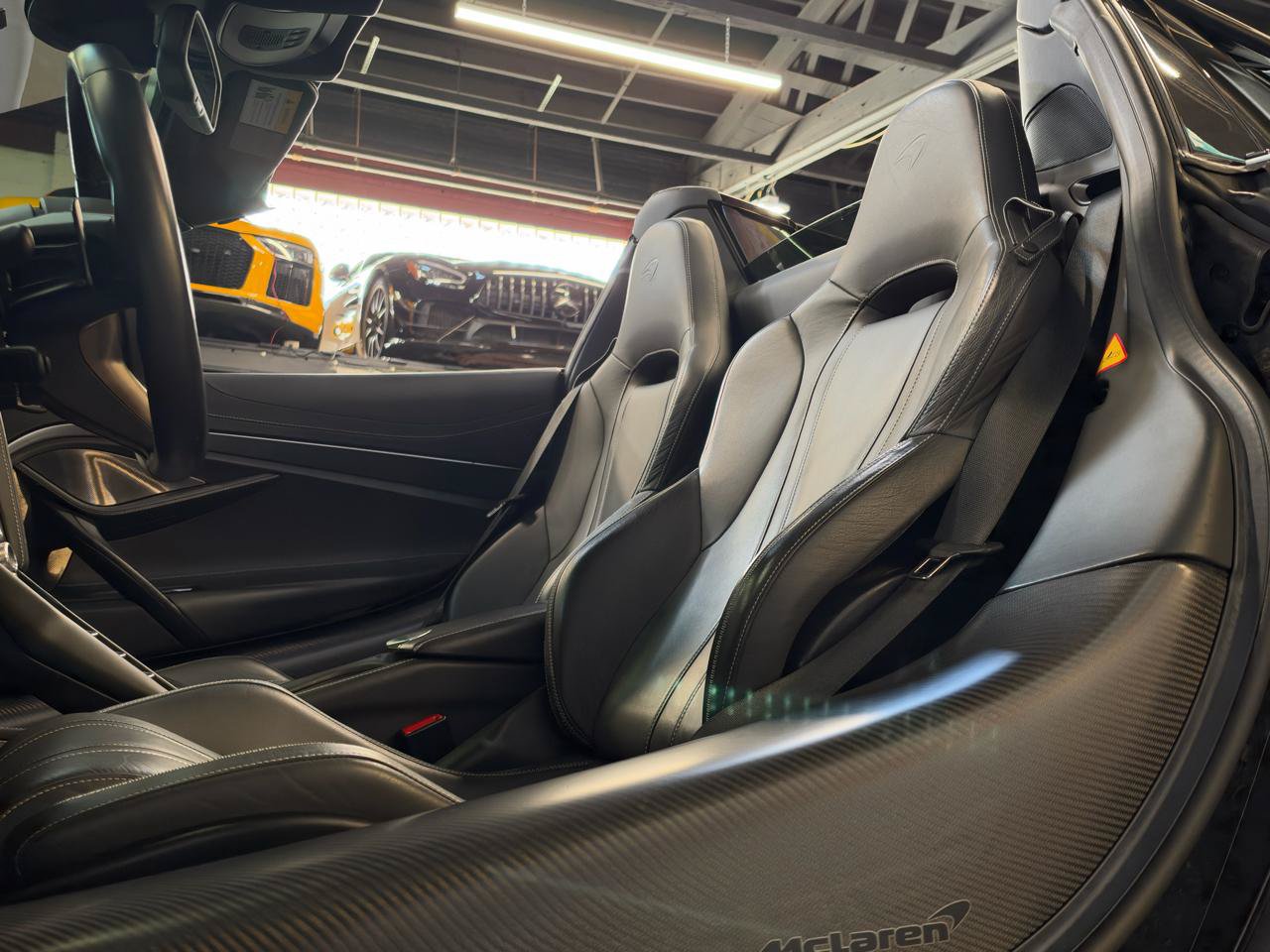 Used 2020 McLaren 720S Performance RWD image 31