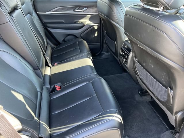 Used 2025 Jeep Grand Cherokee Limited AWD/4WD image 20