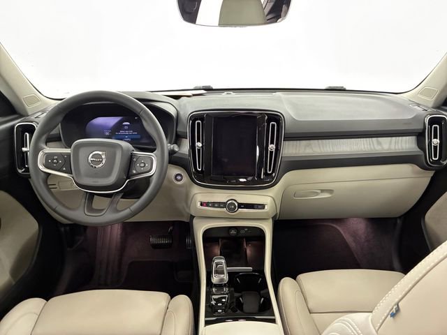 Used 2024 Volvo XC40 B5 Plus image 20