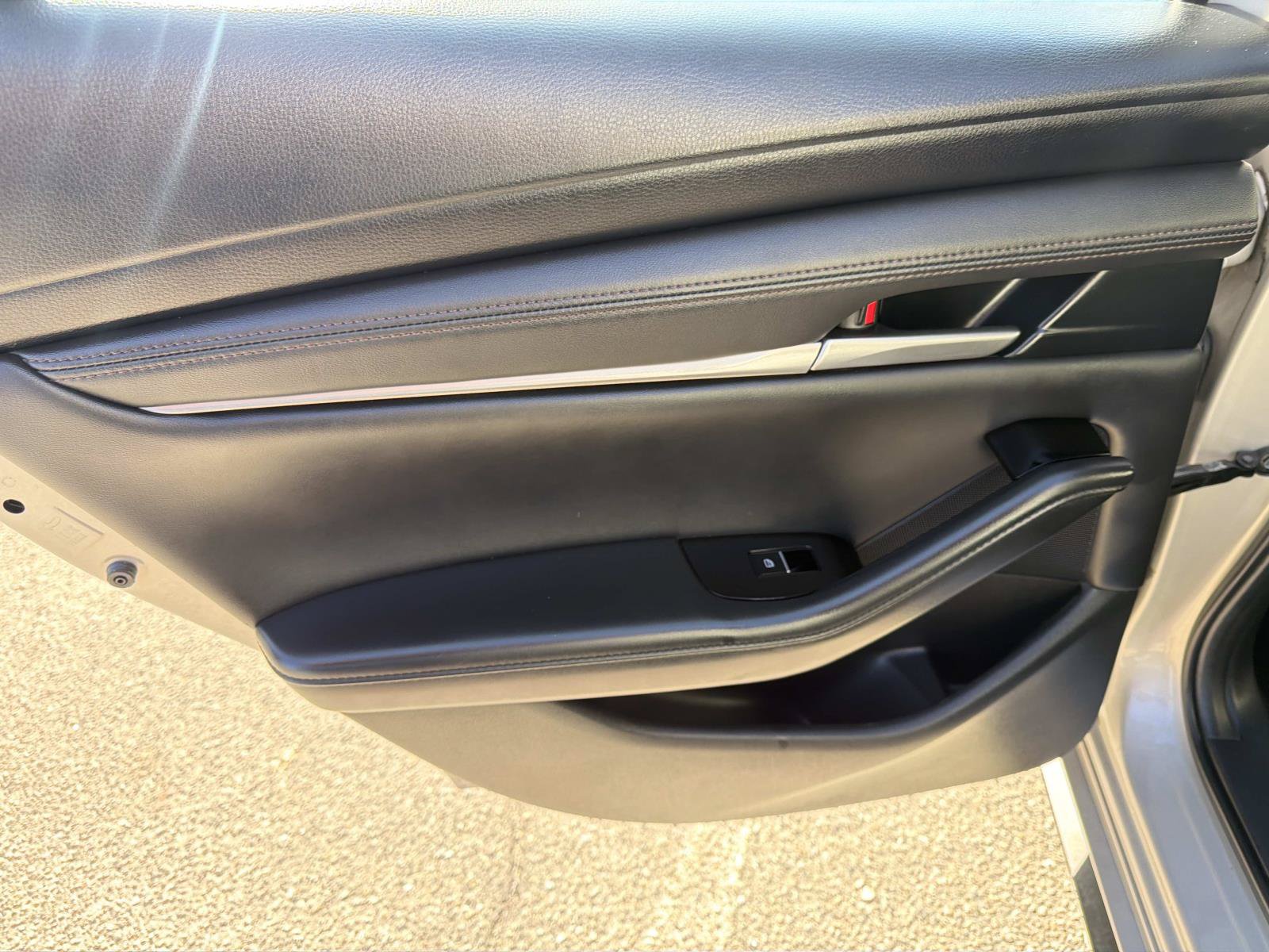 Used 2024 MAZDA MAZDA3 s FWD image 9