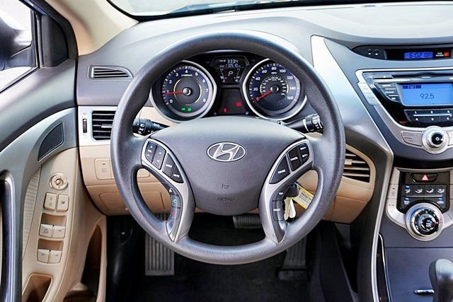 Used 2013 Hyundai Elantra GLS w/ Preferred Pkg FWD image 18