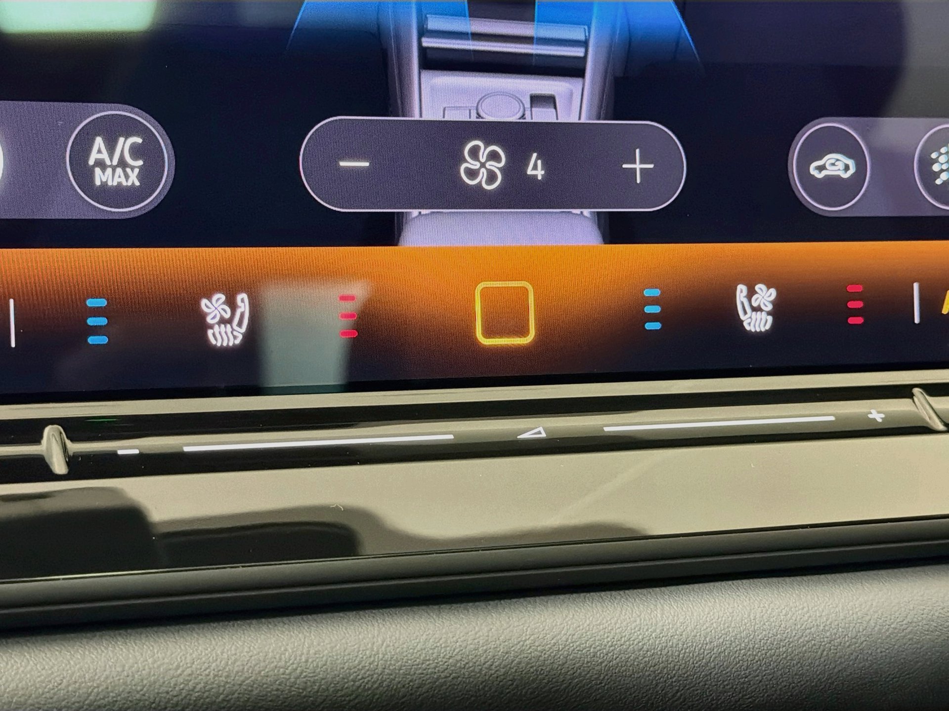 New 2027 Volkswagen Tiguan SEL R-Line AWD/4WD image 18