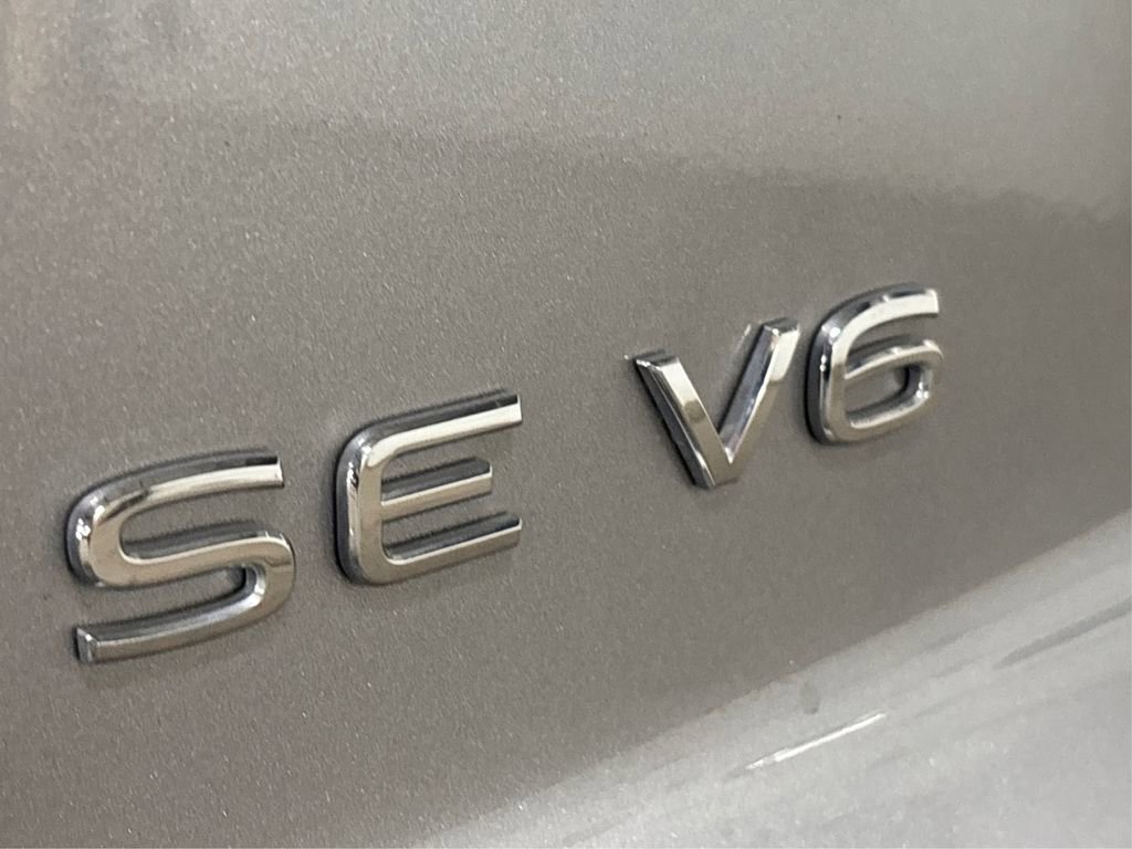 Used 2022 Volkswagen Atlas Cross Sport SE image 16