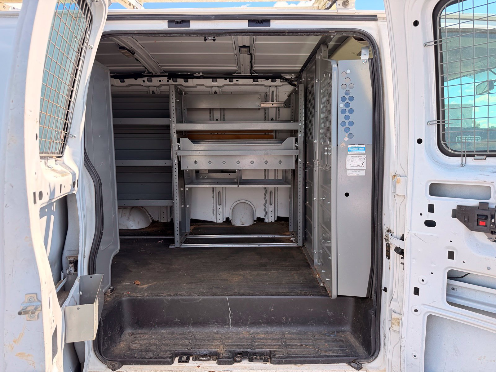Used 2016 Chevrolet Express 2500 RWD image 23