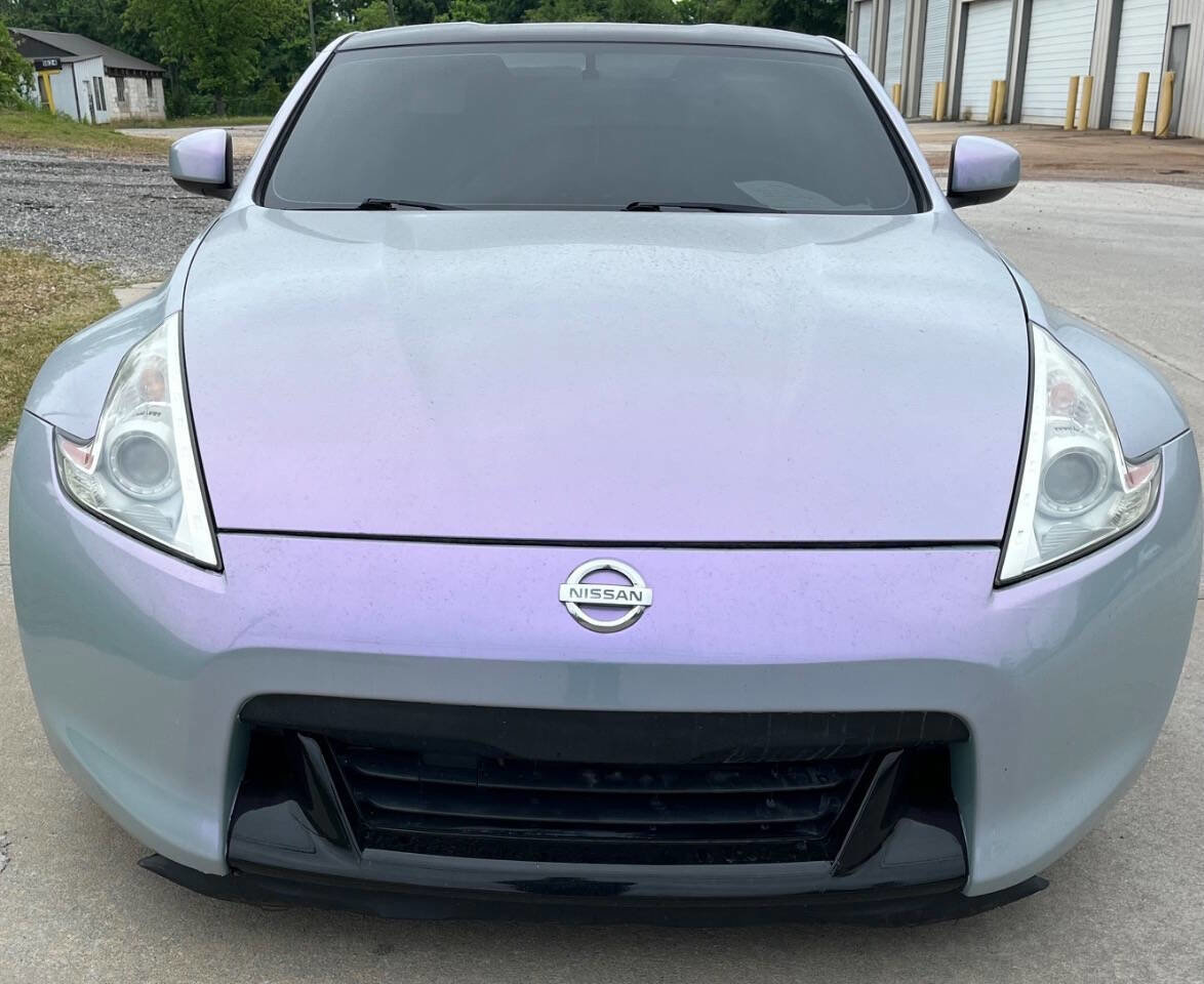 Used 2017 Nissan 370Z Coupe image 2