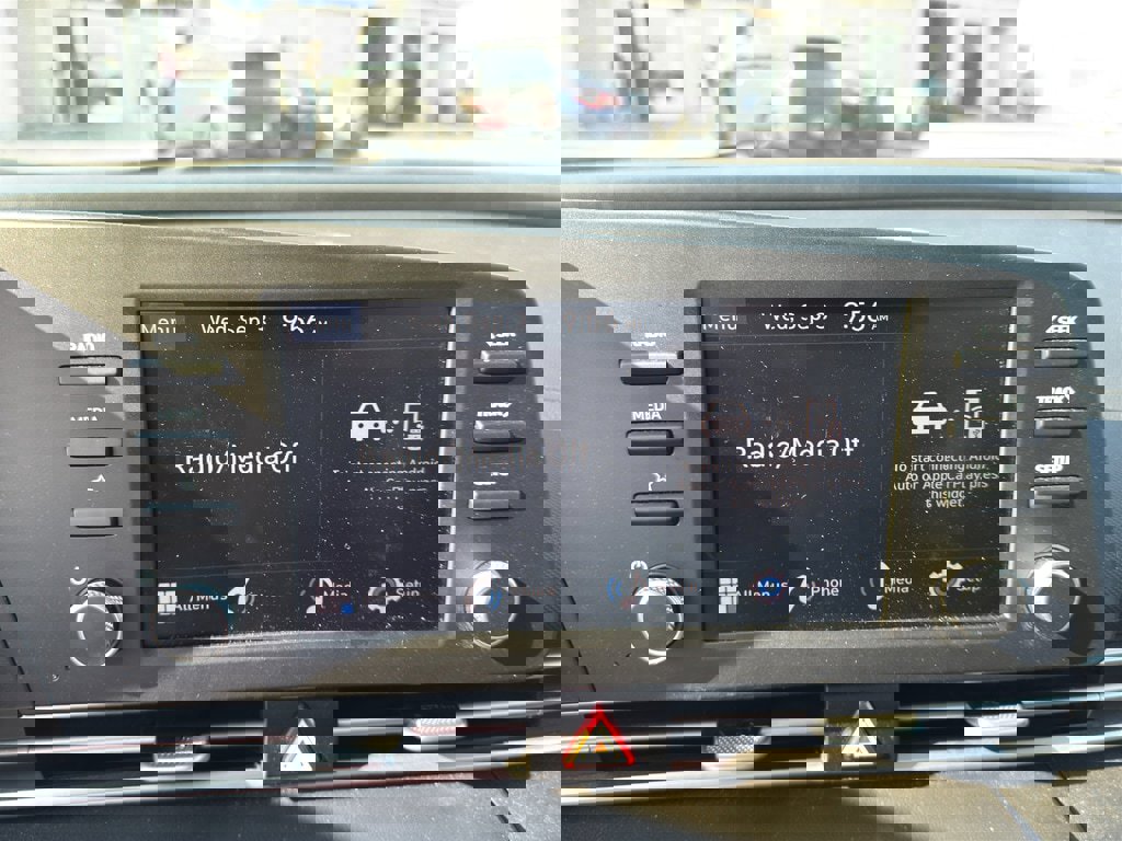 Certified 2024 Hyundai Elantra SE image 10