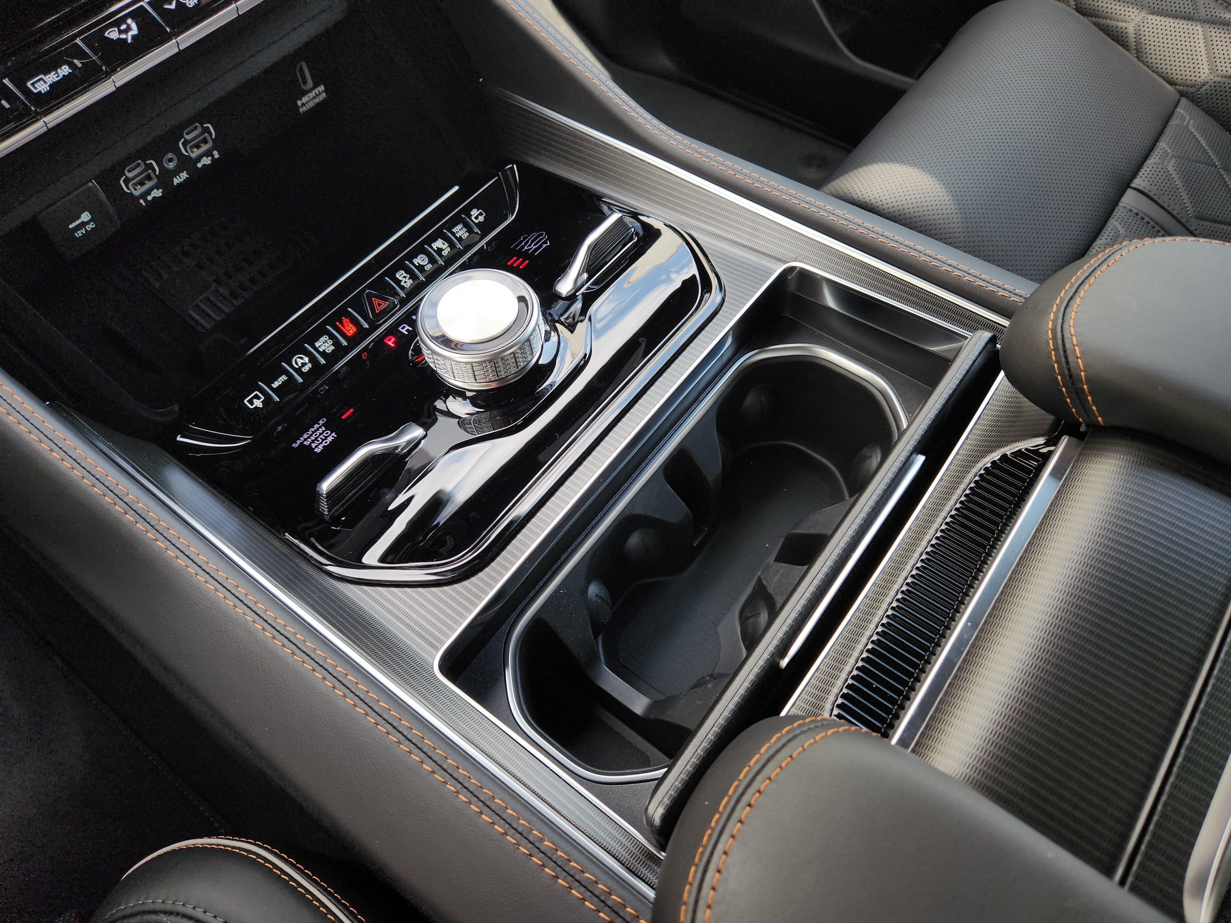 New 2026 Jeep Grand Wagoneer Summit AWD/4WD image 16