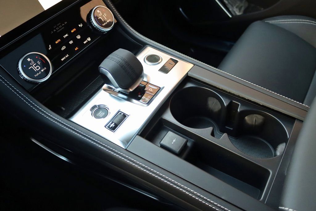 Used 2026 Jaguar F-PACE R-Dynamic S image 30