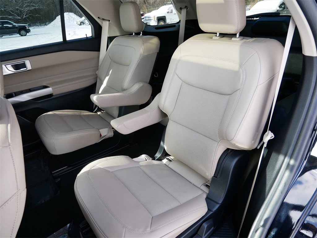 Certified 2023 Ford Explorer Limited w/ Limited Technology Package image 11