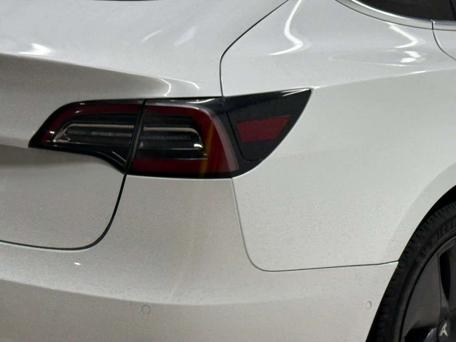 Used 2018 Tesla Model 3 Long Range RWD image 10