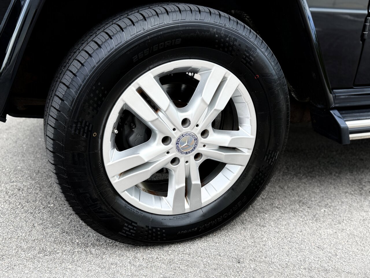 Used 2010 Mercedes-Benz G 550 image 32