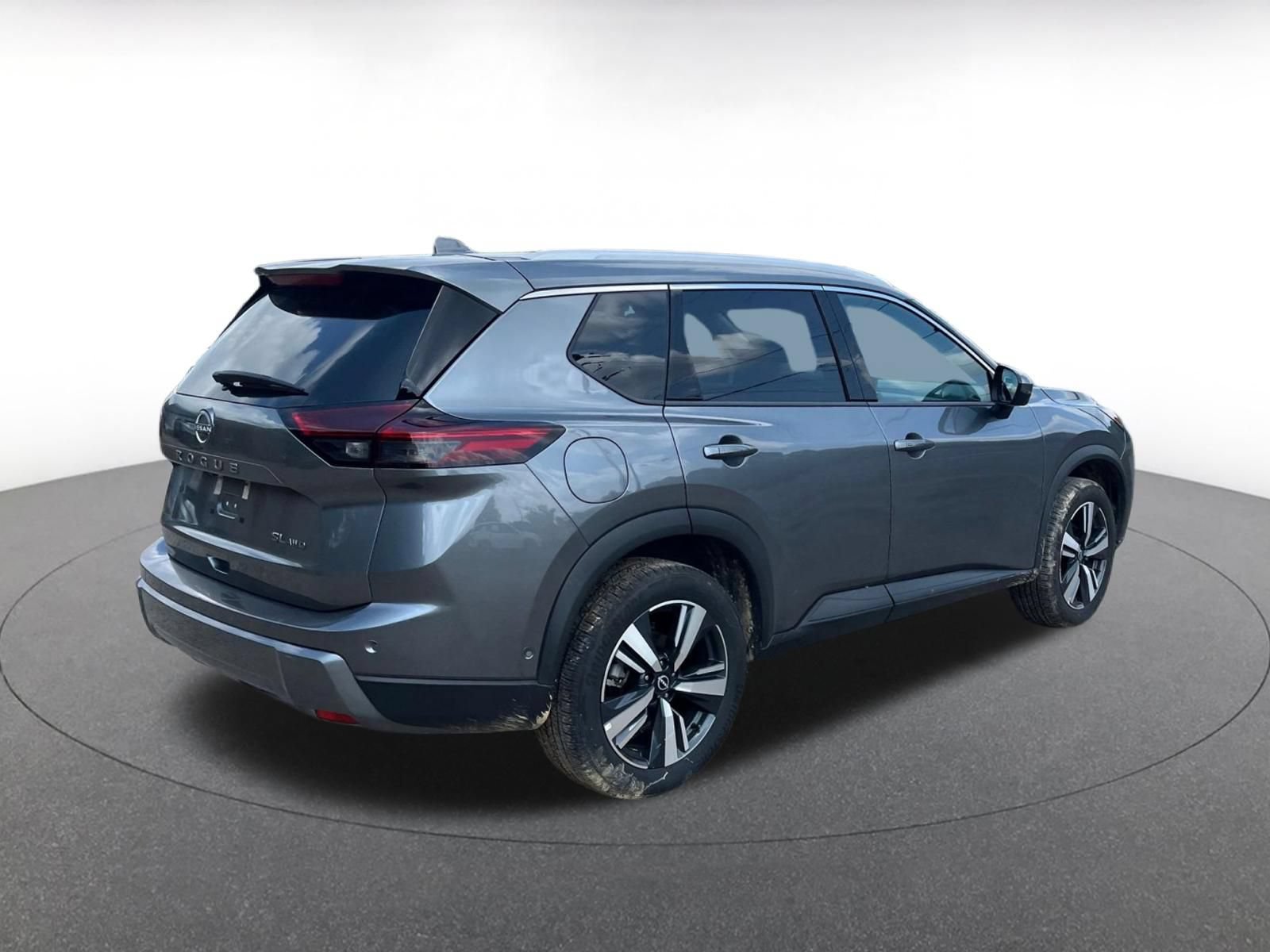 Used 2026 Nissan Rogue SL AWD/4WD image 30