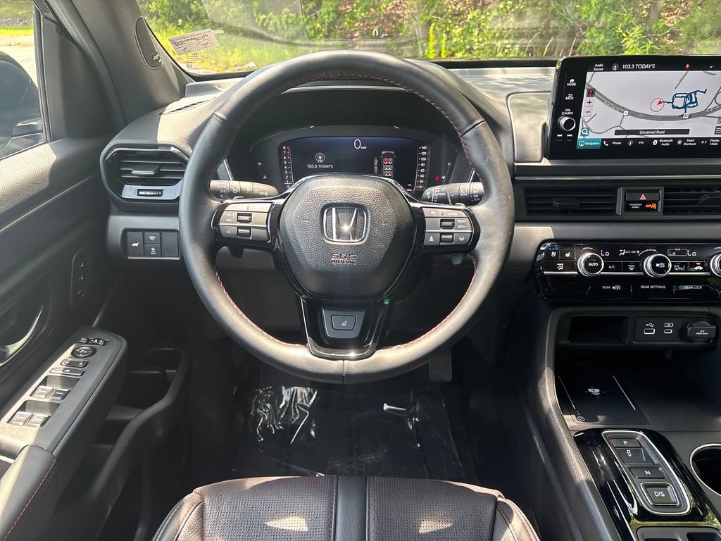 Used 2025 Honda Pilot Black Edition image 21