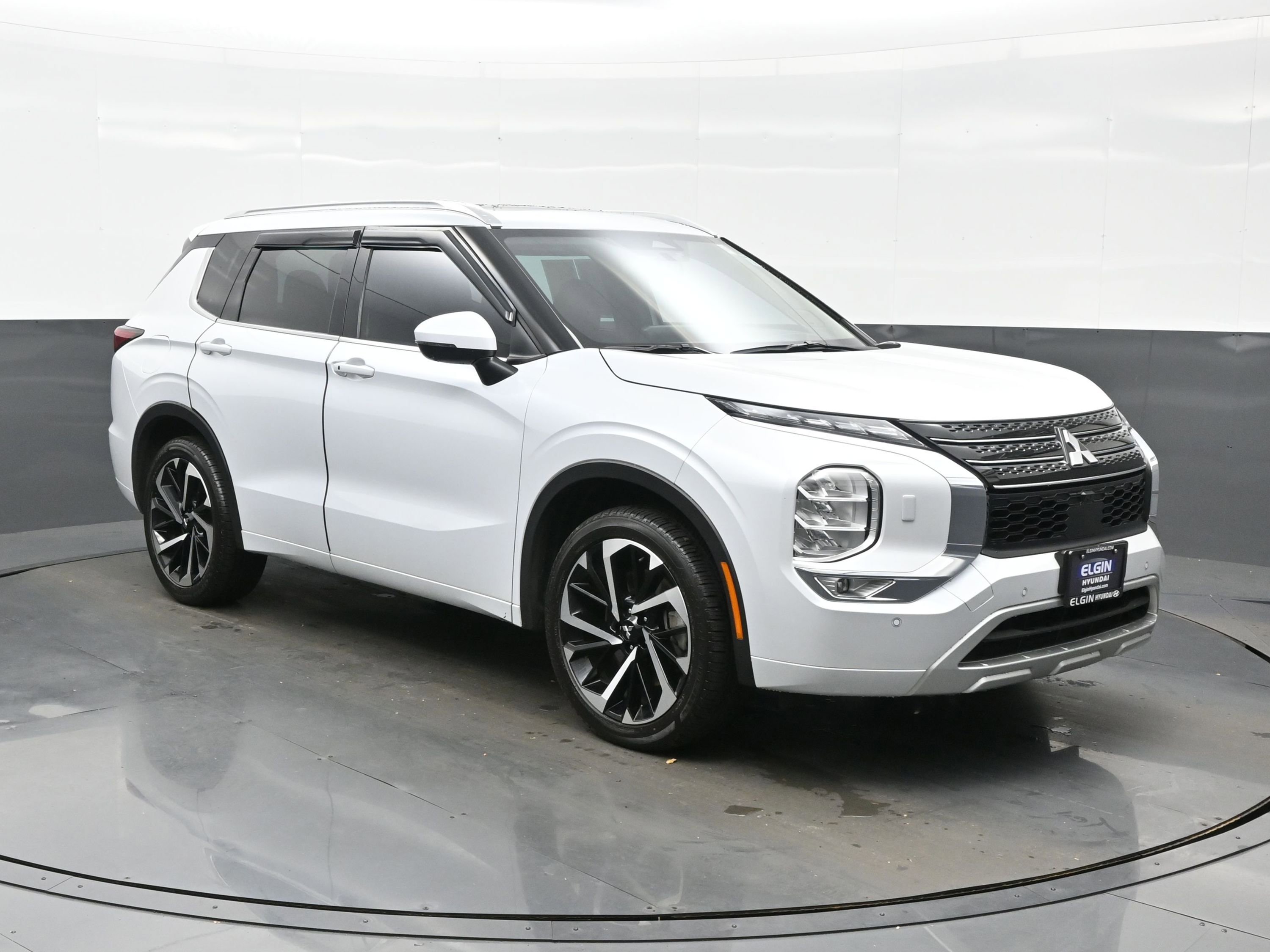 Used 2023 Mitsubishi Outlander SEL Black Edition image 8