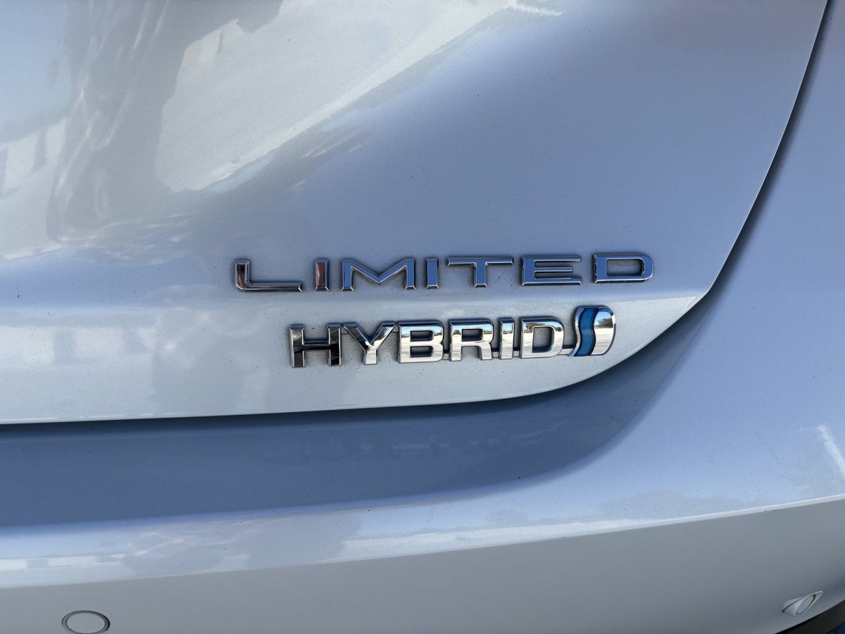 Used 2020 Toyota Avalon Limited w/ Advanced Safety Package FWD image 14