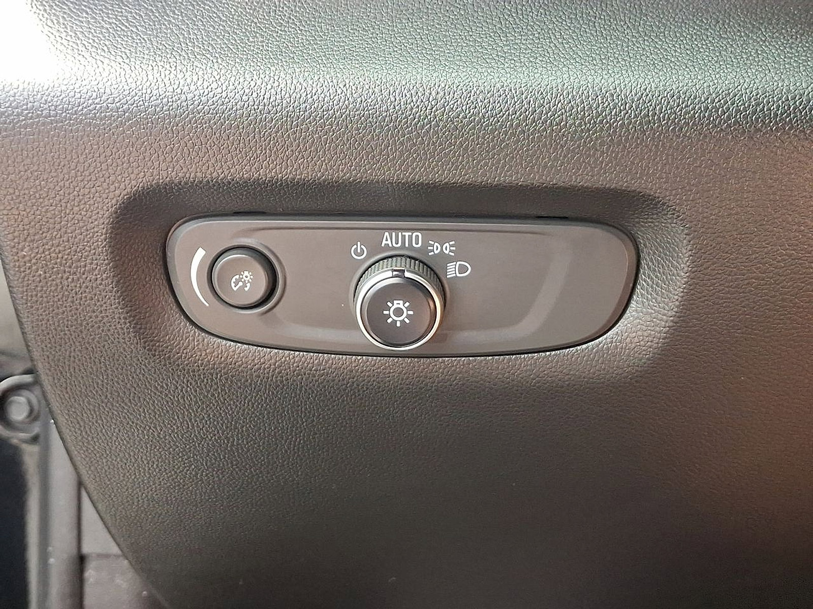 Certified 2023 Chevrolet Traverse LT image 17