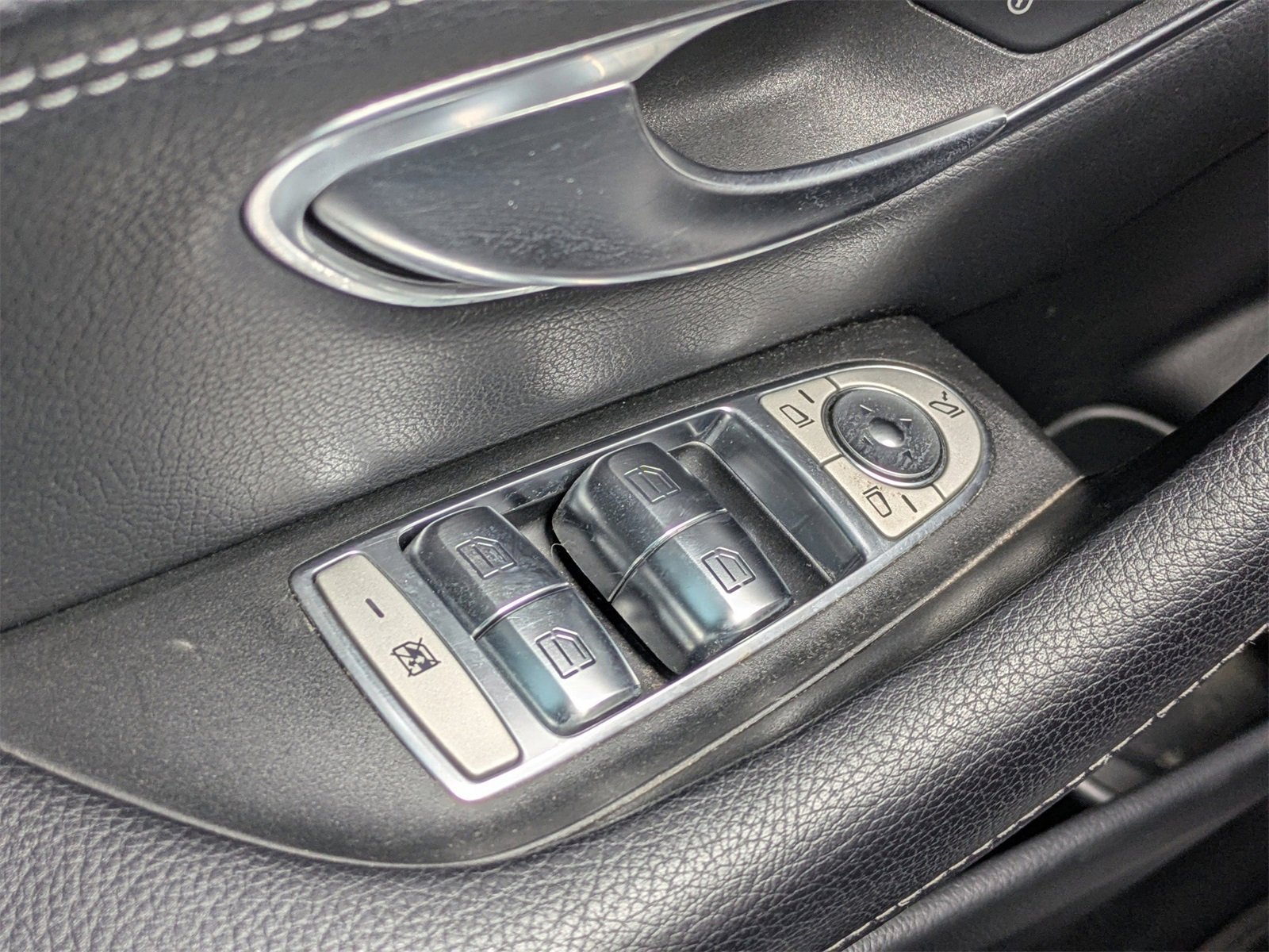 Used 2019 Mercedes-Benz E 300 4MATIC image 23