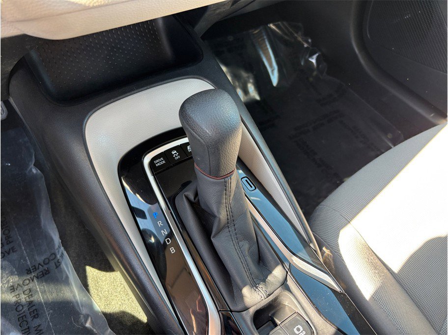 Used 2020 Toyota Corolla LE FWD image 29