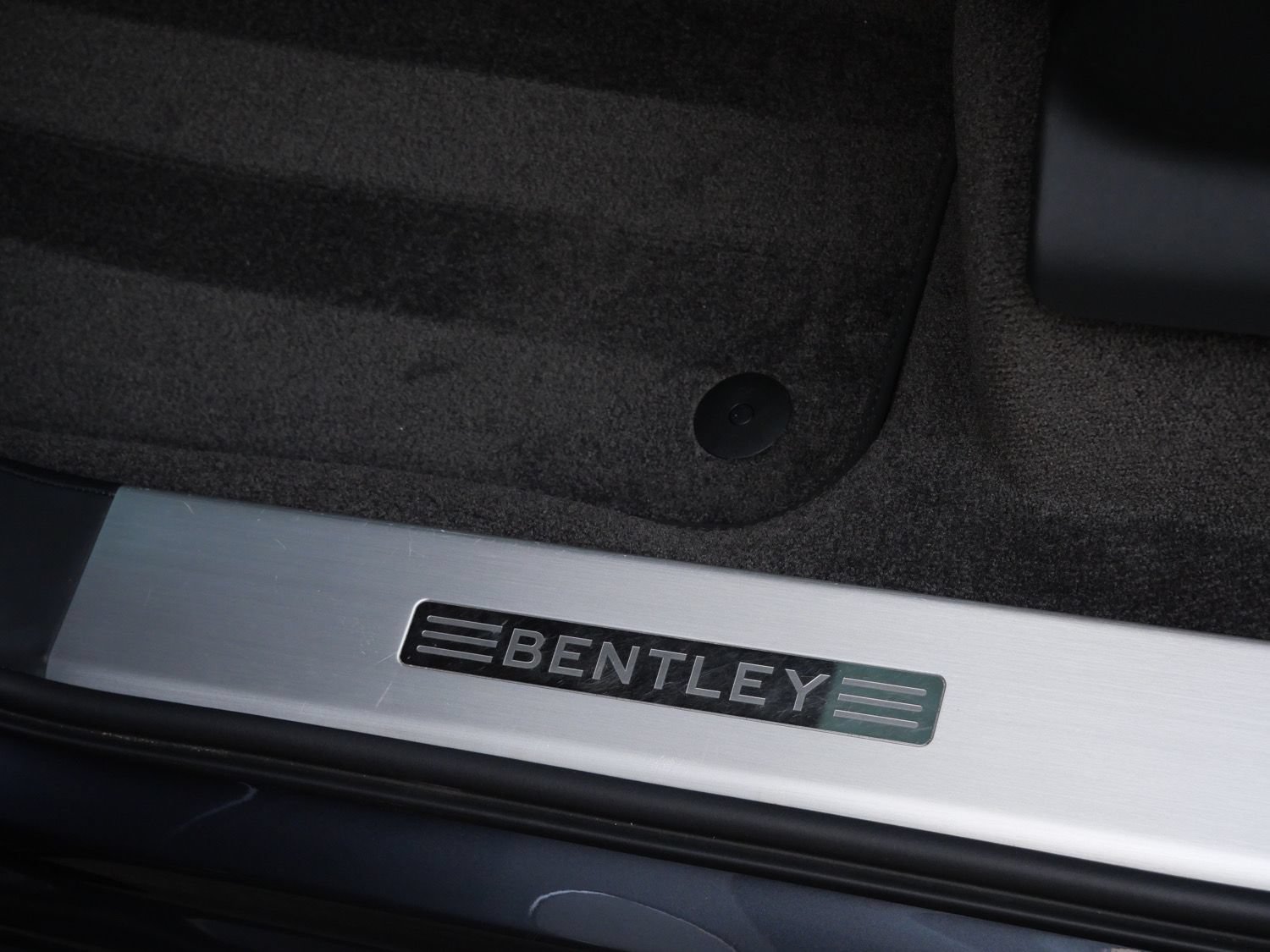 Used 2024 Bentley Bentayga Extended Wheelbase AWD/4WD image 20