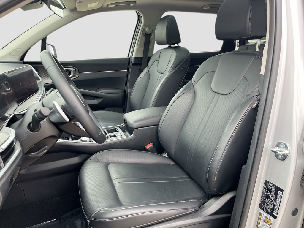 Certified 2025 Kia Sorento EX image 15