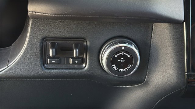 New 2025 Lincoln Navigator L Black Label image 33