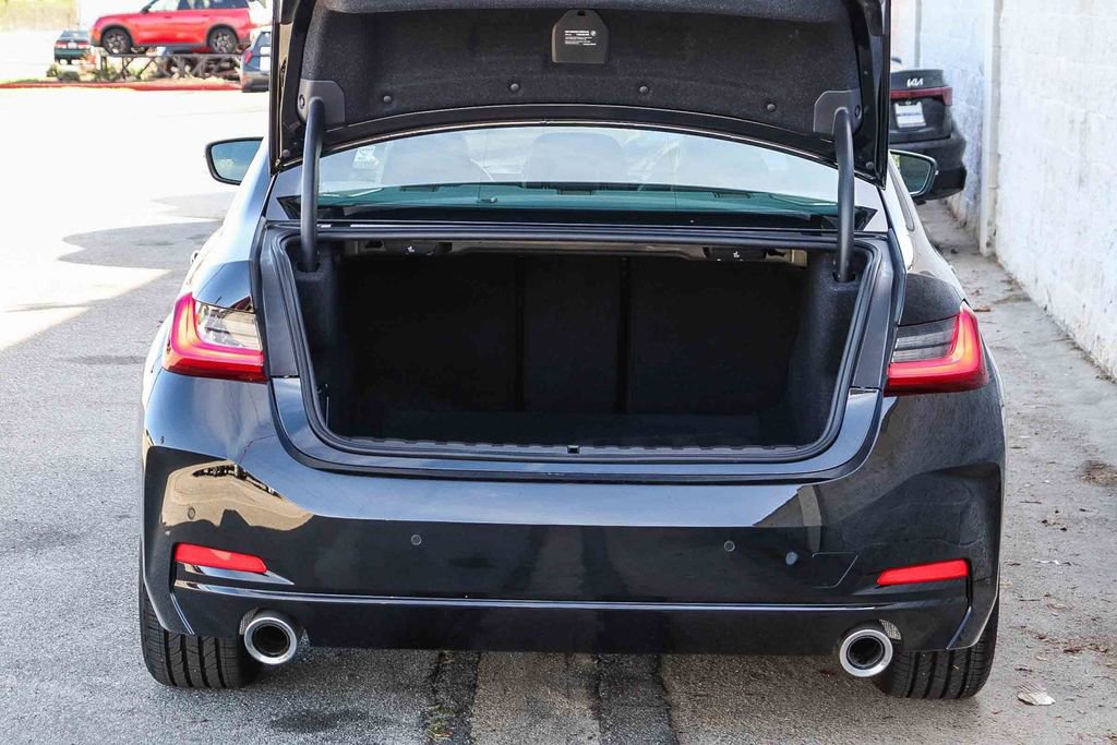 Used 2025 BMW 330i Sedan w/ Premium Package image 29