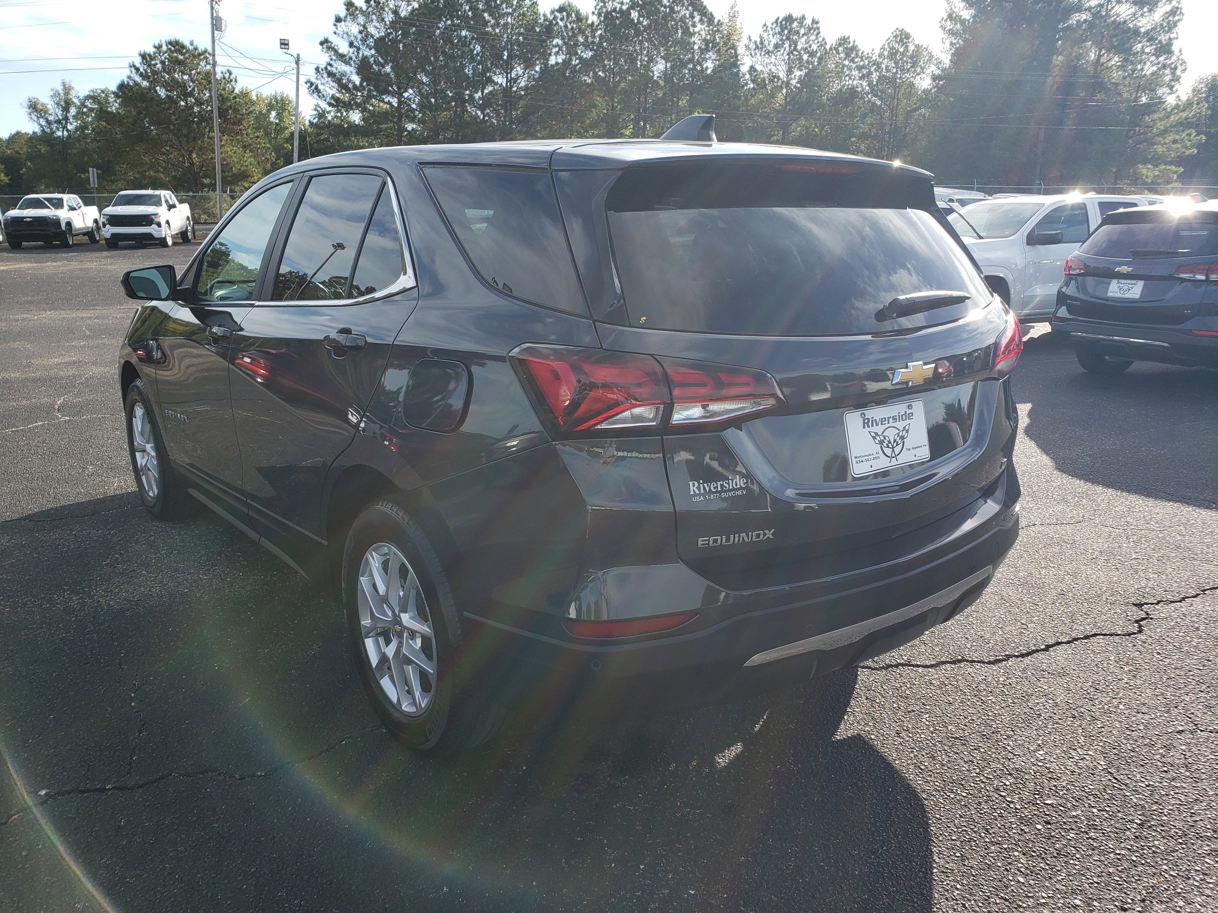 Used 2022 Chevrolet Equinox LT w/ Driver Convenience Package image 4