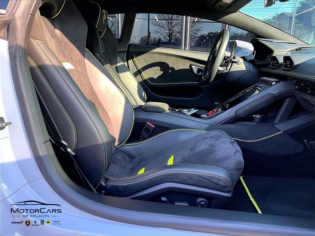 Used 2021 Lamborghini Huracan EVO image 8