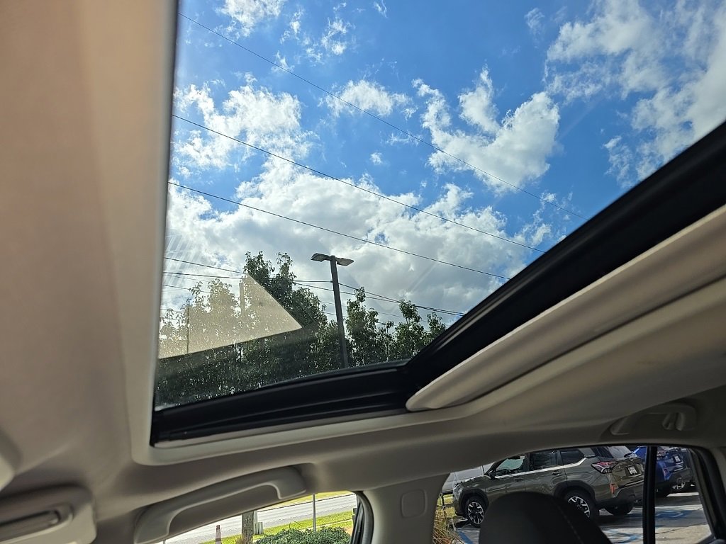 Used 2021 Subaru Crosstrek 2.0i Premium w/ Moonroof Package image 12