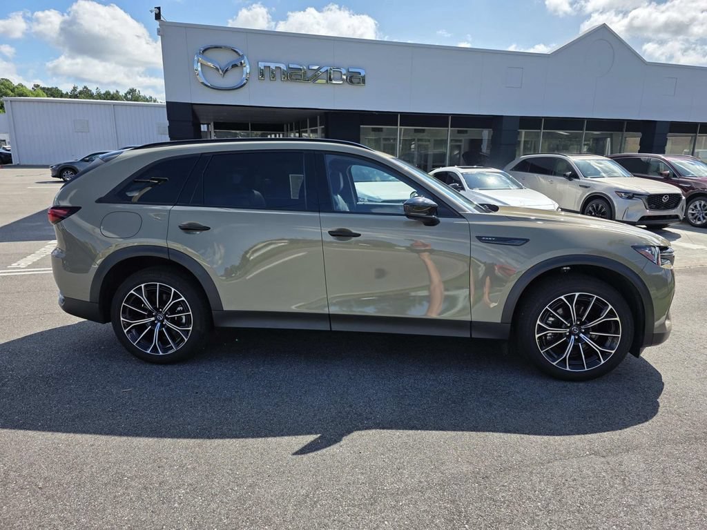 Certified 2025 MAZDA CX-70 Plug-In Hybrid w/ Premium Plus AWD/4WD image 2