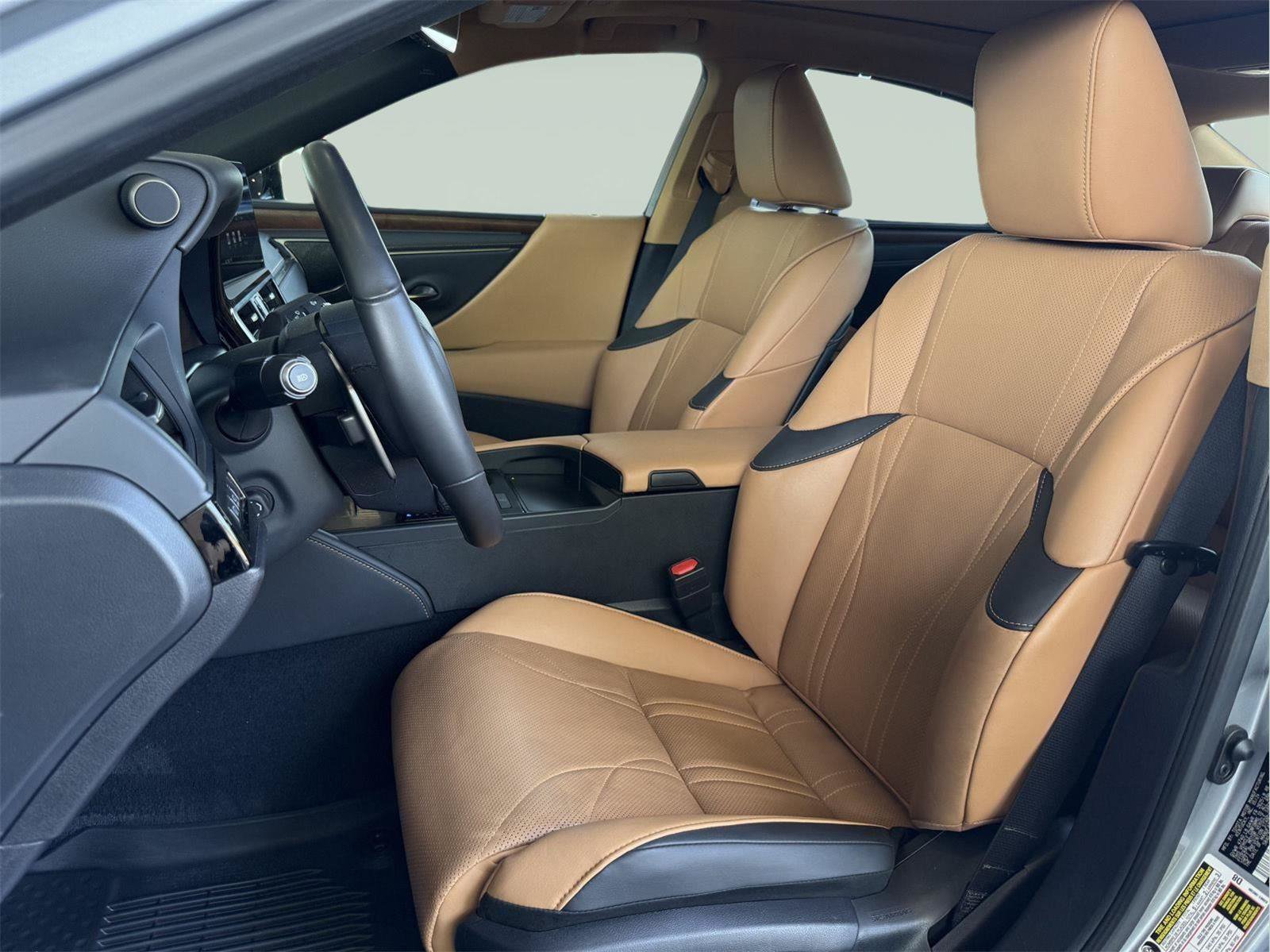 Used 2024 Lexus ES 350 Ultra Luxury w/ Accessory Package (Z2) FWD image 9