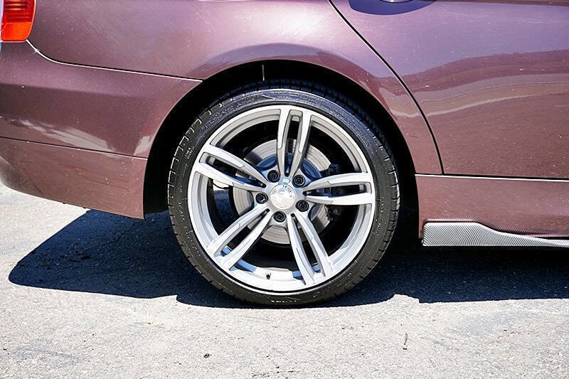 Used 2006 BMW 325i Sedan RWD image 13