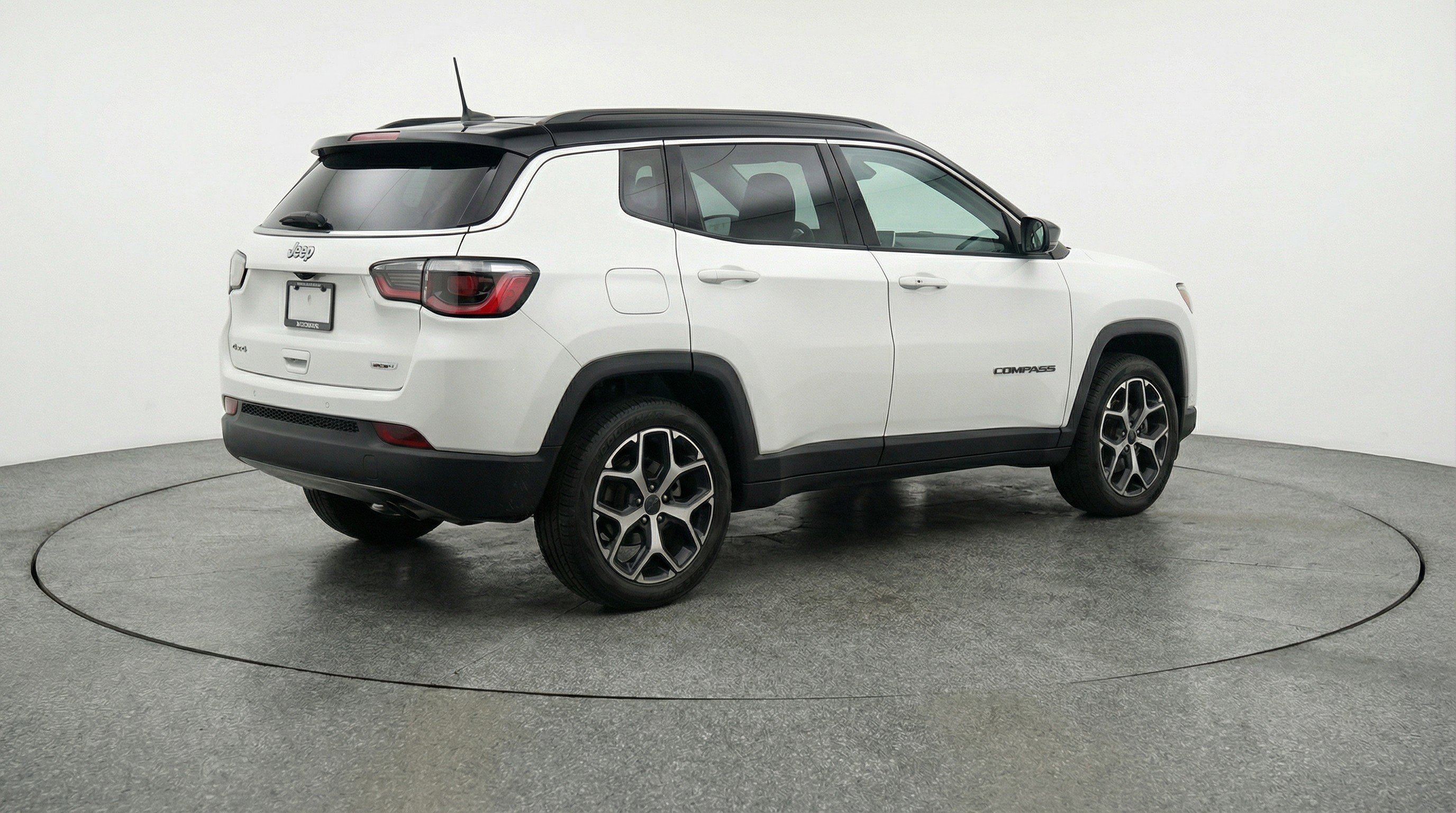 Used 2025 Jeep Compass Limited image 9