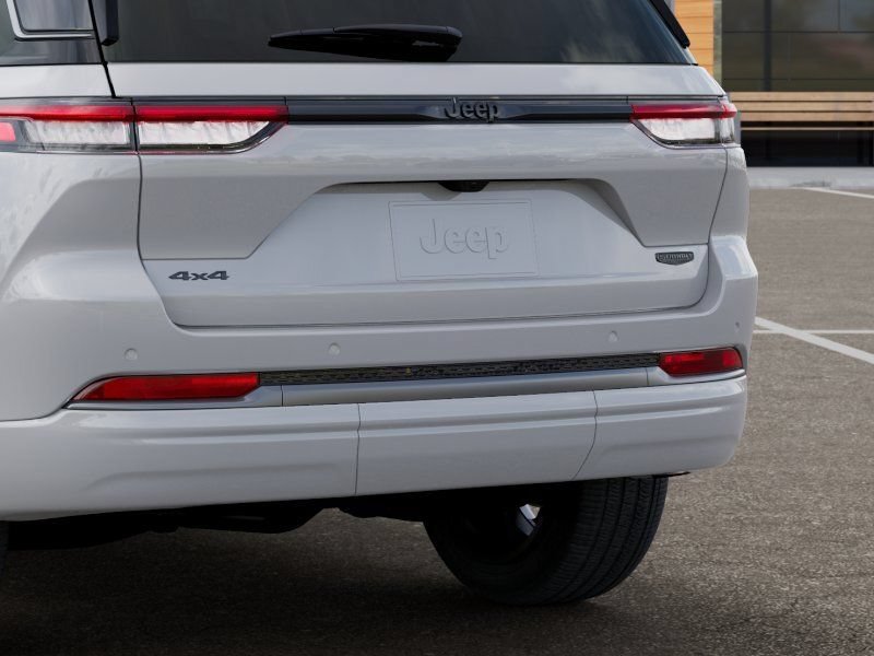 New 2026 Jeep Grand Cherokee Summit w/ Obsidian Package AWD/4WD image 14